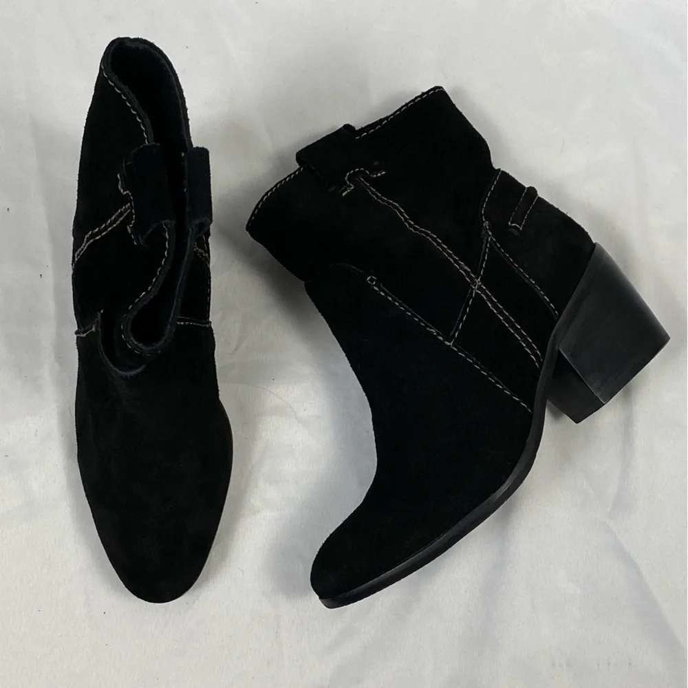 Vince Camuto VC-Maves Black Suede Ankle Boots 5.5 M